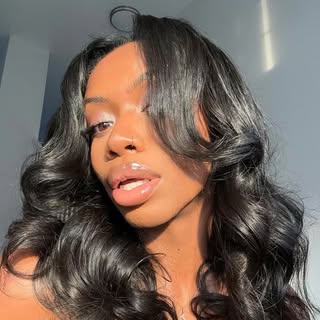 Toria Lynaee (@torialynaee) profile picture